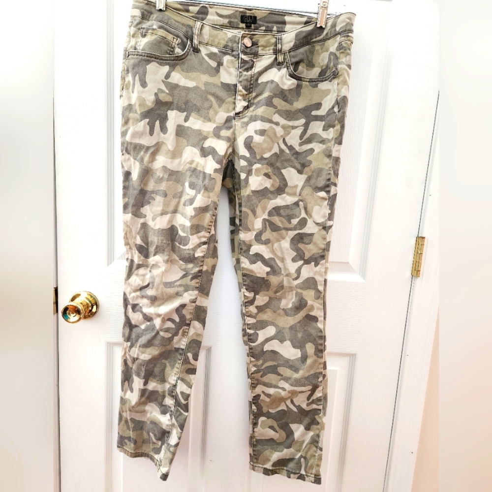 G.I.L.I. Got It Love It Camouflage Print Pants, sz 12